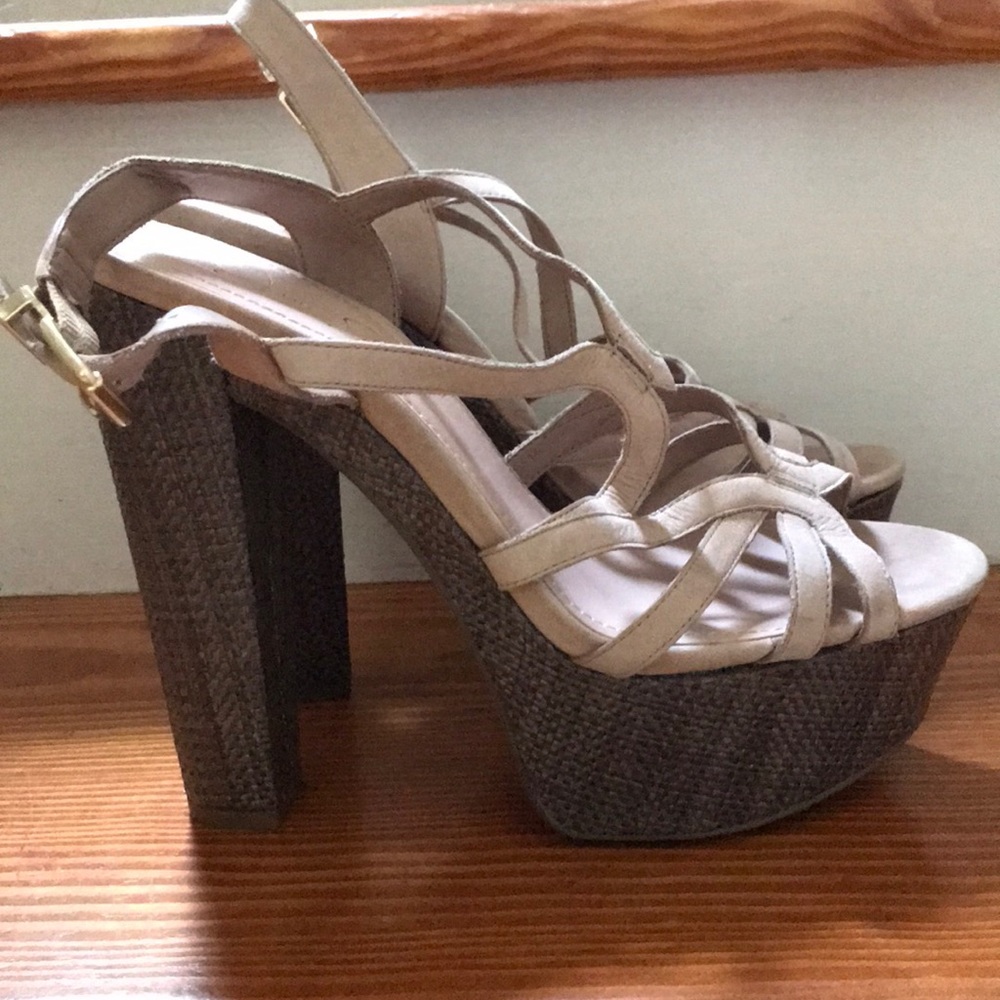 Jessica Simpson Cizal platform heel size 8